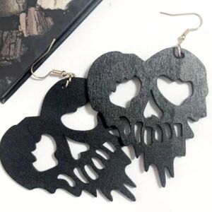 Black Melting Gothic Heart Skull Dangle Earrings